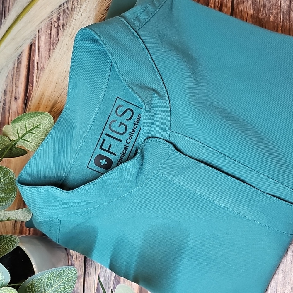 NEW FIGS PO#1534 TECHNICAL COLLECTION UNISEX SCRUB TOP